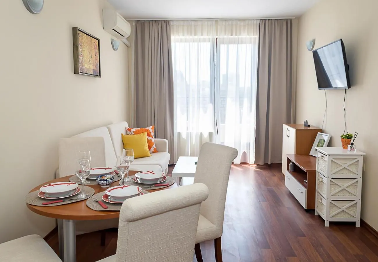 Beachfront Bliss-1Br Sea View Flat In Golden Sands By Flat Mаnаger فارنا شقة